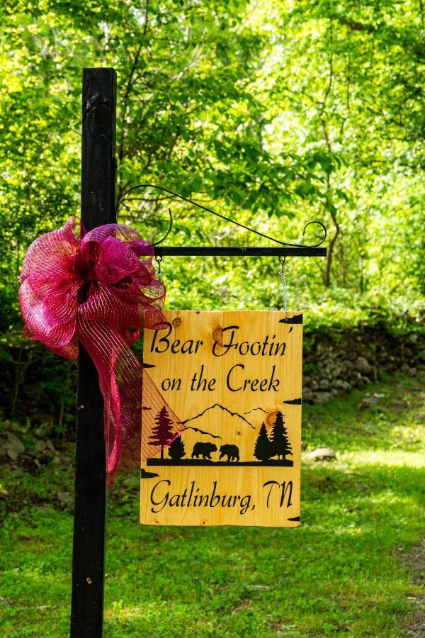 Bear Footin' On The Creek Villa Gatlinburg Exteriör bild